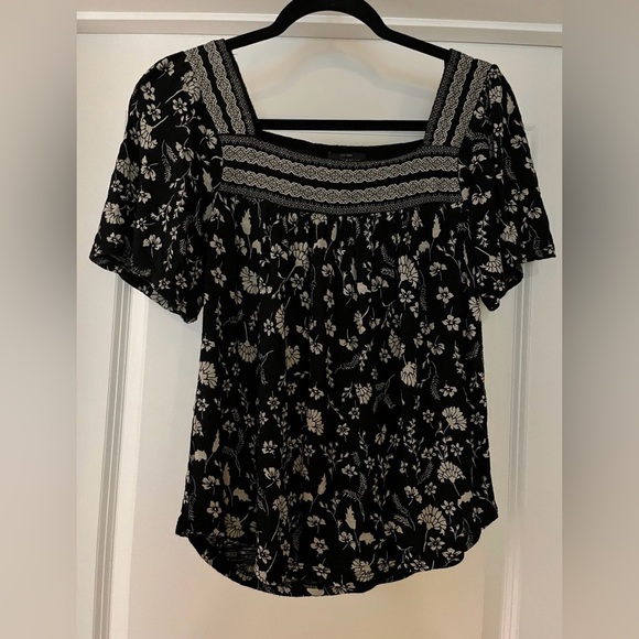 SOLD Lucky Brand flutter sleeve square neck top - Picture 2 of 4